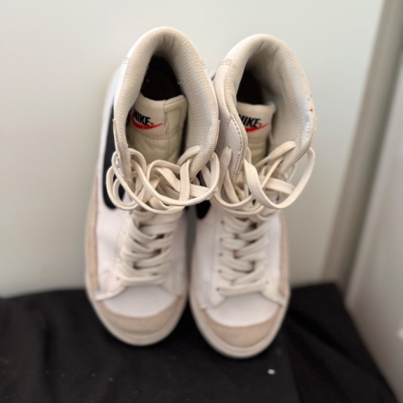 nike sneakers - Picture 6 of 6